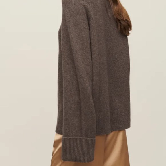 Reformation - Garrett Cashmere Oversized Turtleneck (Color: Hedgerow) - Picture 2 of 3